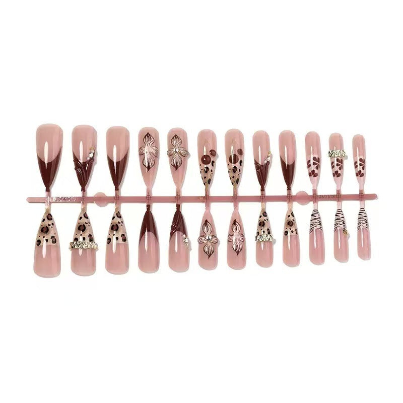 Künstlerische dekorative Stiletto Press-On Nägel Karnz