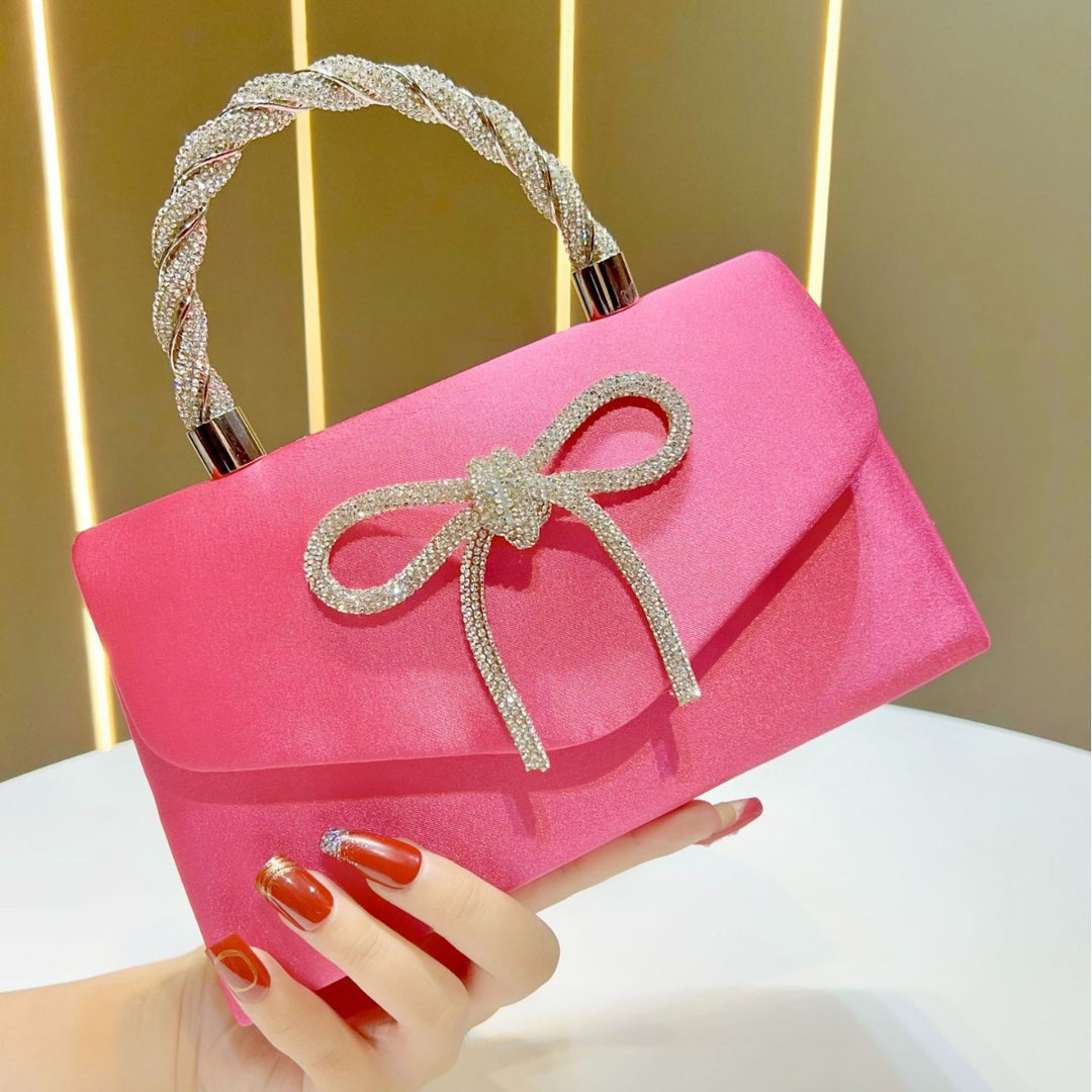 Elegante Satin Clutch
