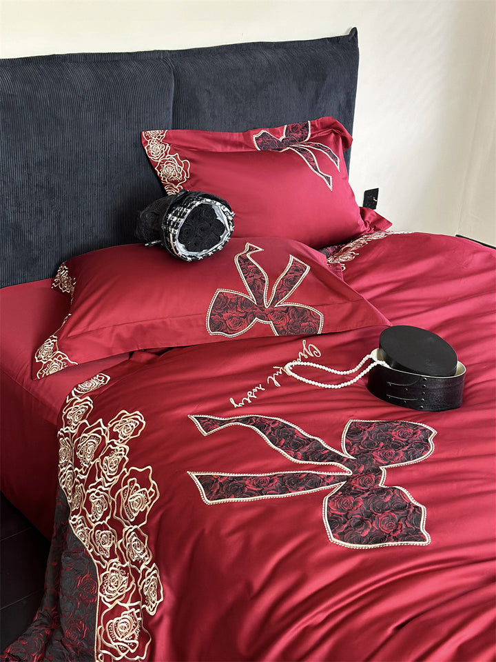 Luxuriöses Satin-Bettwäsche-Set mit gesticktem Rosen- und Schleifenmotiv