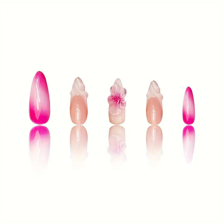 Detaillierte florale Press-On Nagelkunst Karnz