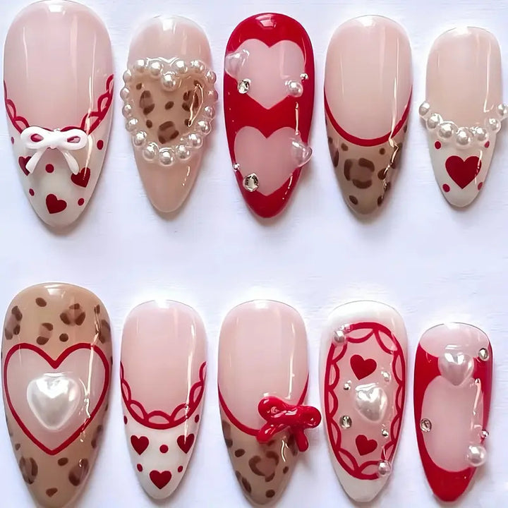 Romantische Herz-Themen Press-On Nagelkunst Karnz
