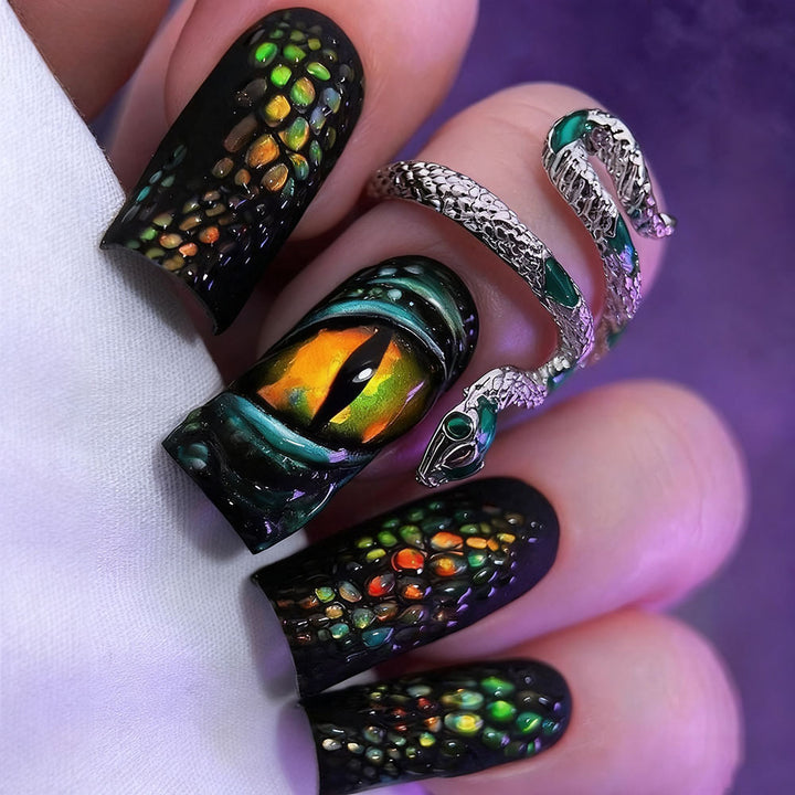 Elegante Kunstnagelverzierung Karnz
