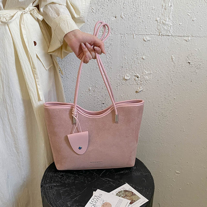 Chic Wildleder Tasche mit Dekorativer Tasche