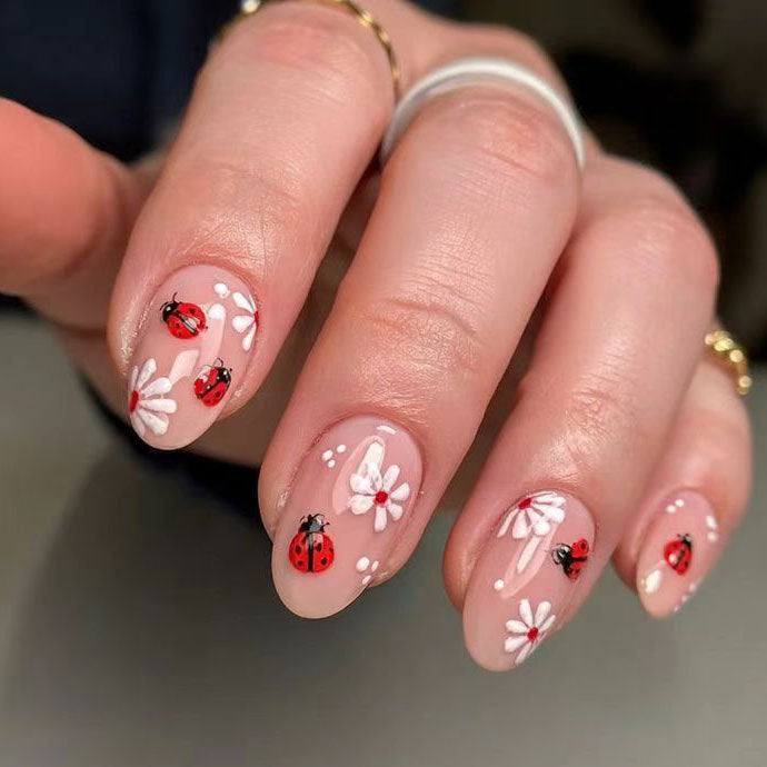 Marienkäfer-Themen-Acryl-Nagelkunst