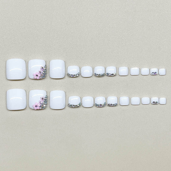 Fußnagelkunstset mit eleganten Glitzerverzierungen und floralen Akzenten Karnz