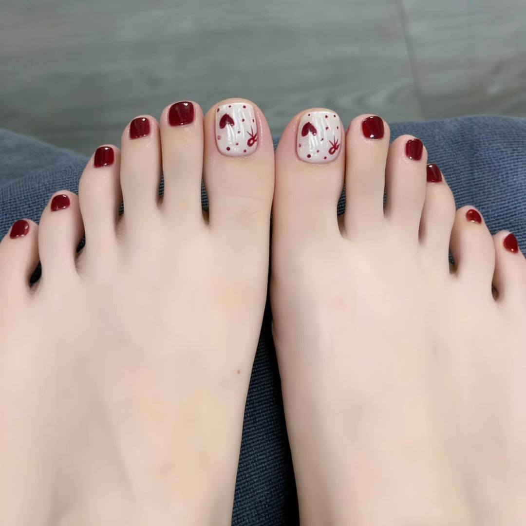 Künstlerisches Press-On Nagelkunstset mit Herz- und Punktdesign