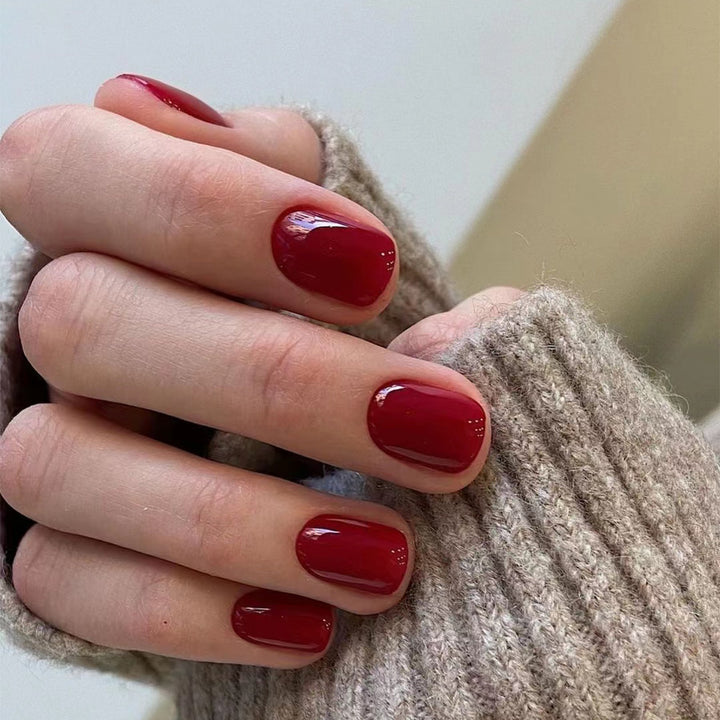 Elegante Nagelkunst mit Glanzfinish Karnz