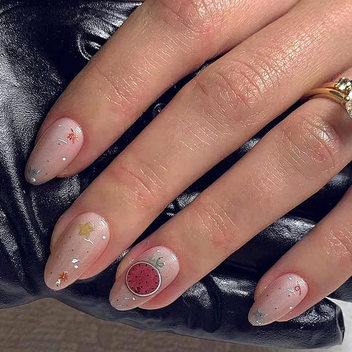 Künstlerisches Press-On-Nägel-Set mit eleganten Fruchtdesigns Karnz