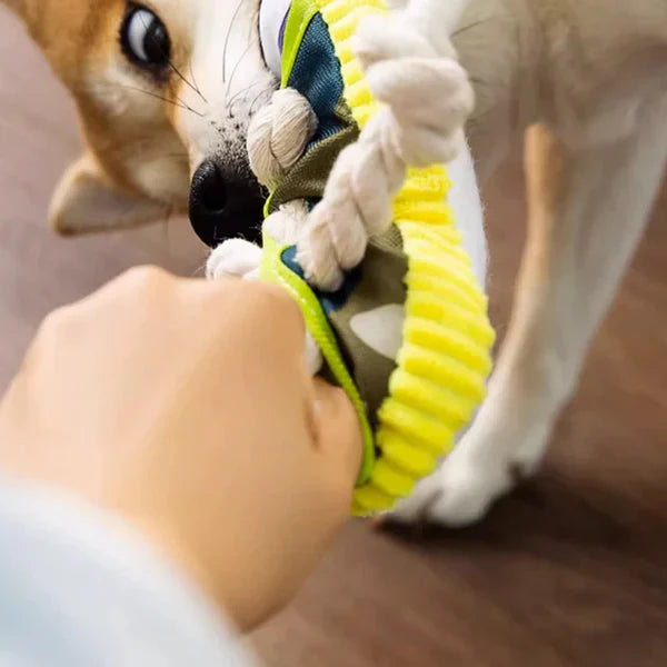 Robustes Hundespielzeug Sneaker mit Seil und Quietscherfunktion Karnz