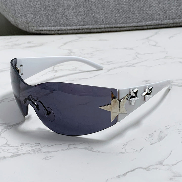 Damen futuristische Sonnenbrille mit auffälligem Design und modischen Akzenten Karnz