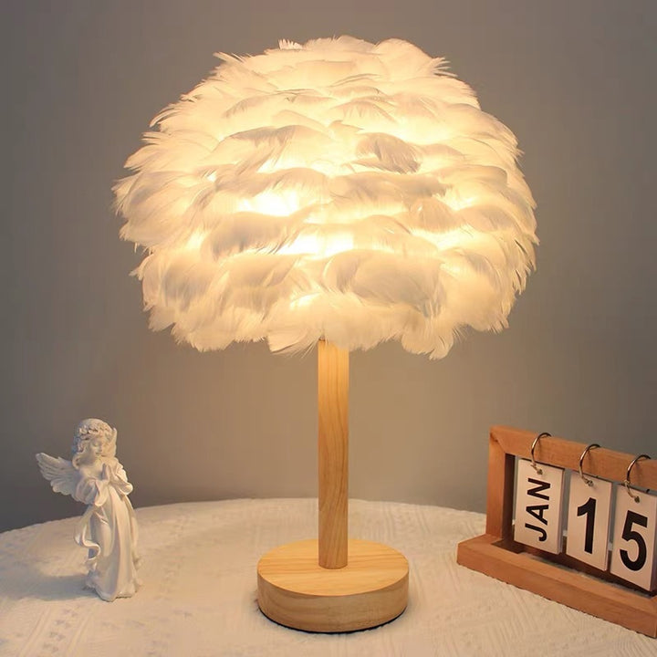 Federleichter Akzent Tischlampe