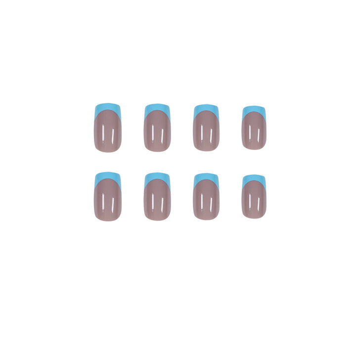Künstliche Nägel mit kreativem French-Tip Design Karnz