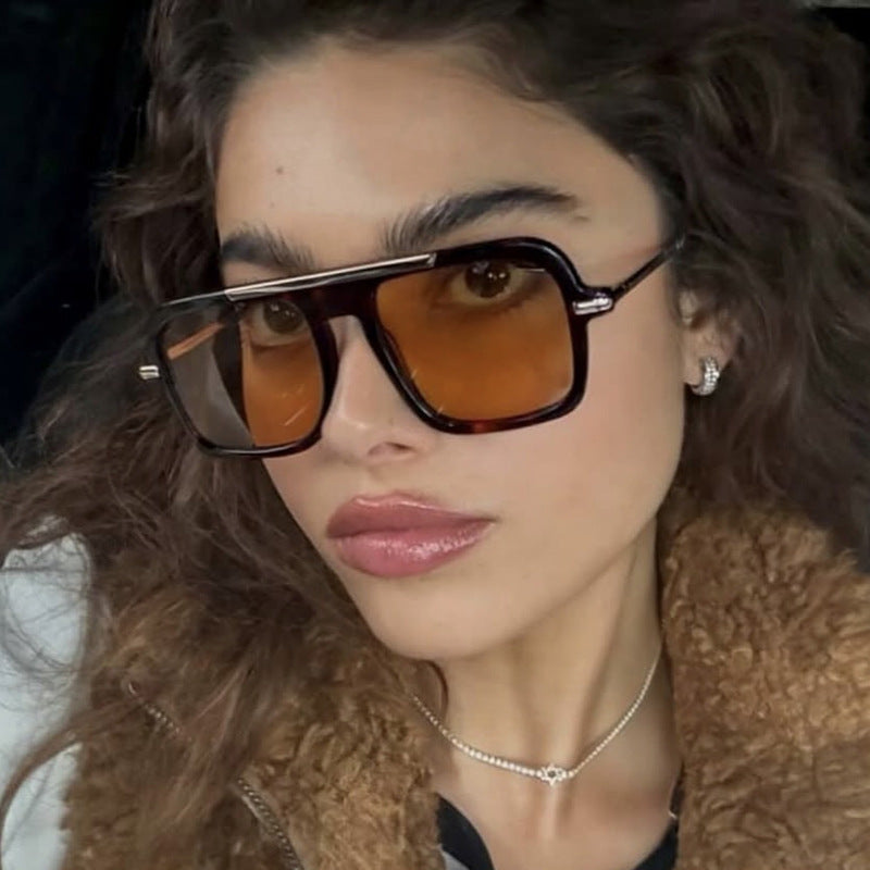 Damen quadratische Sonnenbrille mit luxuriösem Metallrahmen und robusten Gläsern Karnz