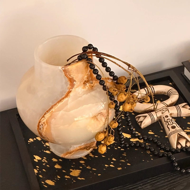 Elegante dekorative von Marmor inspirierte Vase
