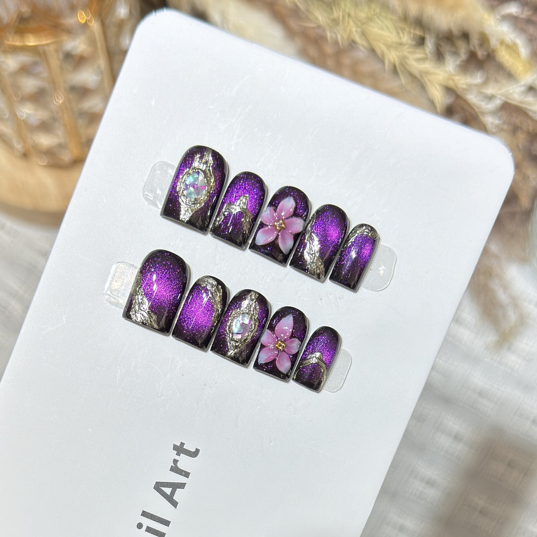 Elegantes Blumendesign Press-On-Nagelset mit Glitzerelementen Karnz
