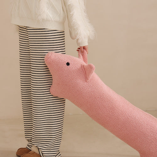 Handgefertigtes Kuscheltier und Dekokissen in Kapibara‑Form aus Bouclé‑Plüsch