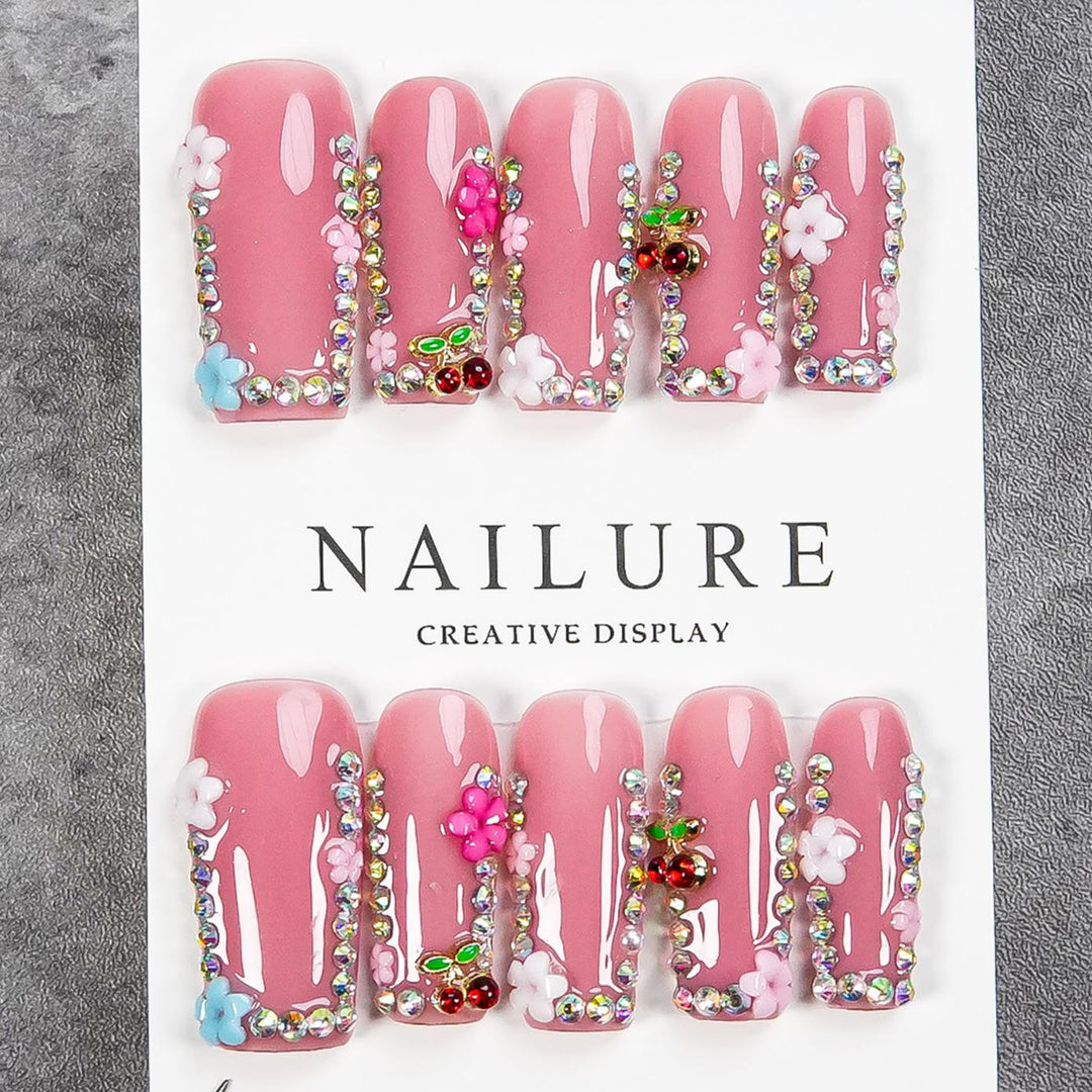 Dekorative Nagelkunst