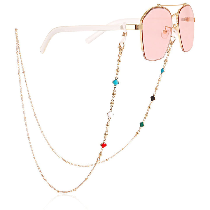 Stilvolle Sonnenbrille mit dekorativer Kette Karnz