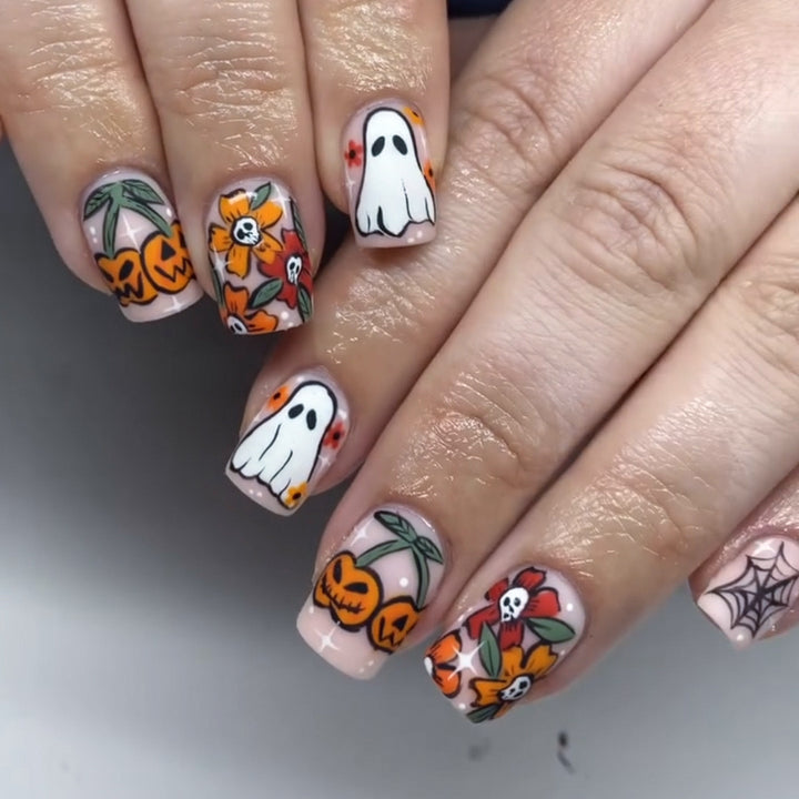 Gruselige Nagelkunst Karnz