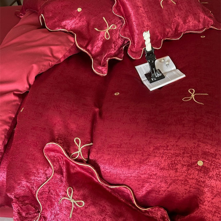 Luxuriöses Satin-Bettwäsche-Set mit Schleifenstickerei und Paspelierung Karnz