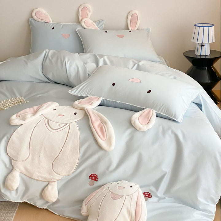 Kinder-Bettwäsche-Set mit 3D-Hasenapplikation und Kuschelkissen