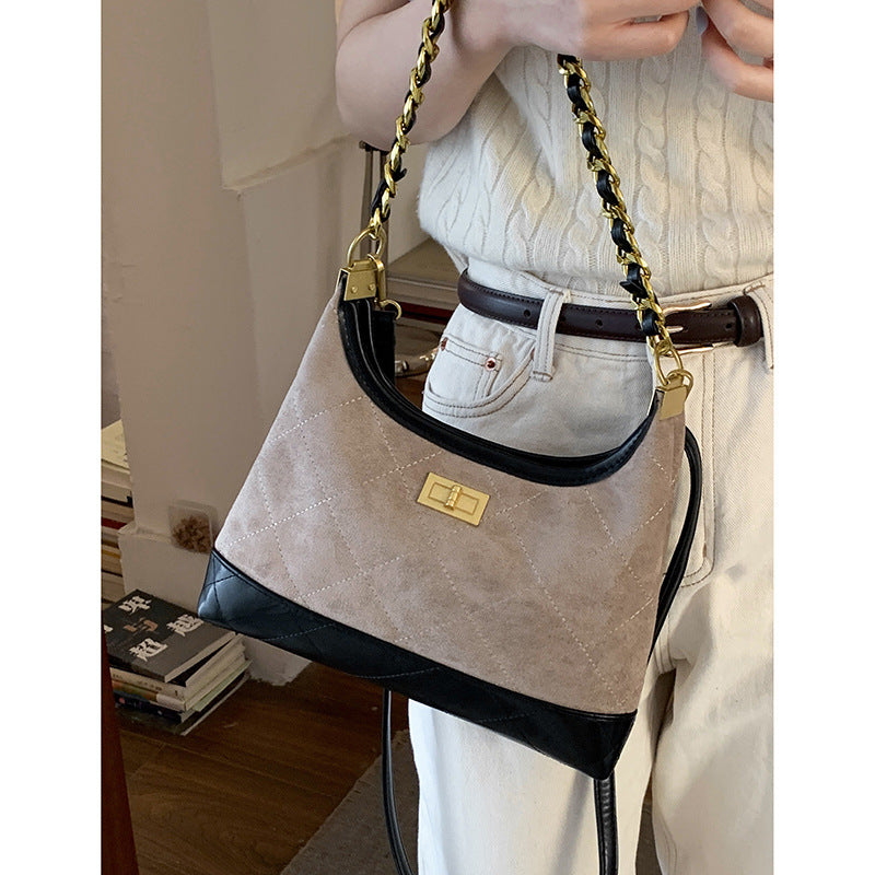 Gepolsterte Wildleder Hobo Handtasche Karnz