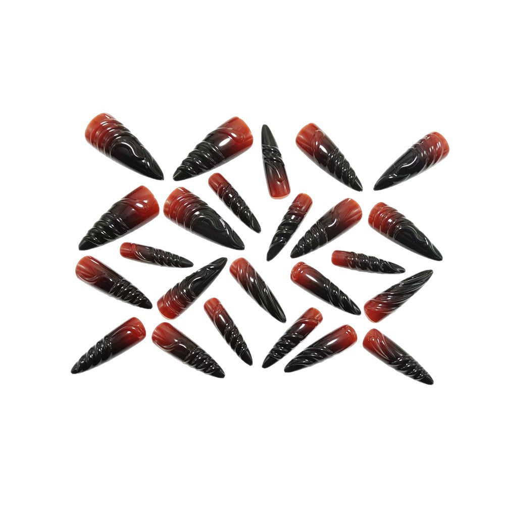 Kunstnagelset mit Eleganten Spitzen und Schwarz-Rotem Farbverlauf Karnz