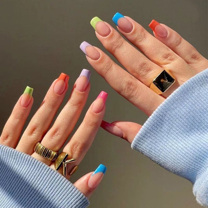 Stylisches Press-On-Nagelset mit schimmerndem Finish Karnz