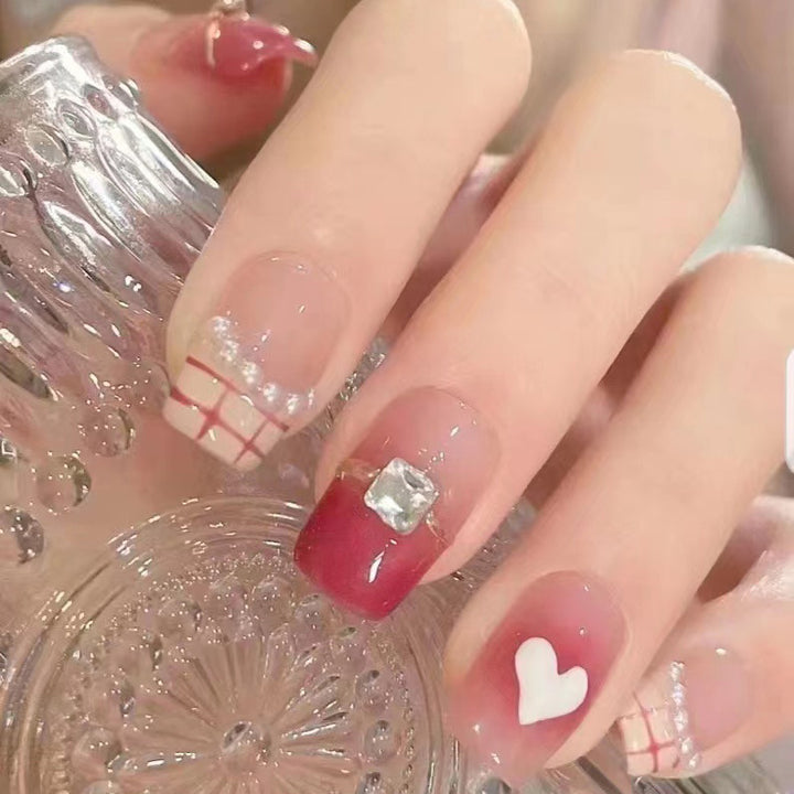 Glamourös Herz-akzentuierte Nagelkunst Karnz