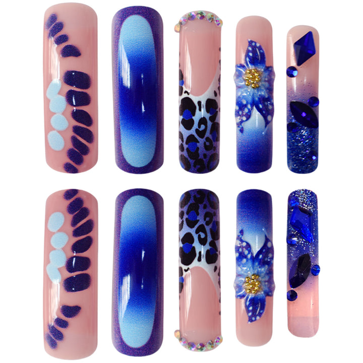 Dekorative Press-On Nagelkunst Verlängerungen Karnz