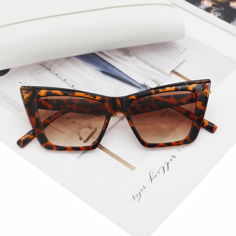 Damen Katzenaugen-Sonnenbrille mit transparentem Rahmen und UV-Schutz Karnz