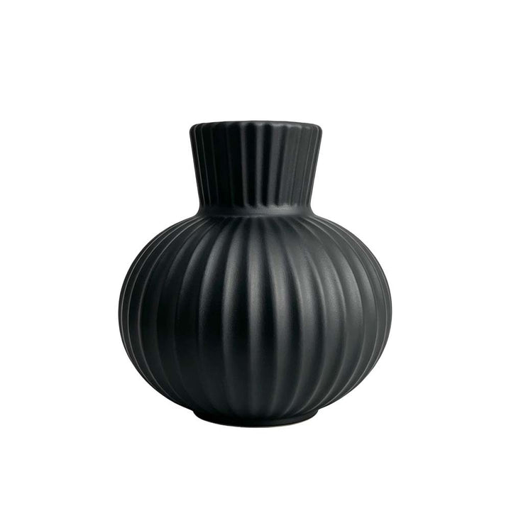 Elegante gerippte Keramikvase Karnz