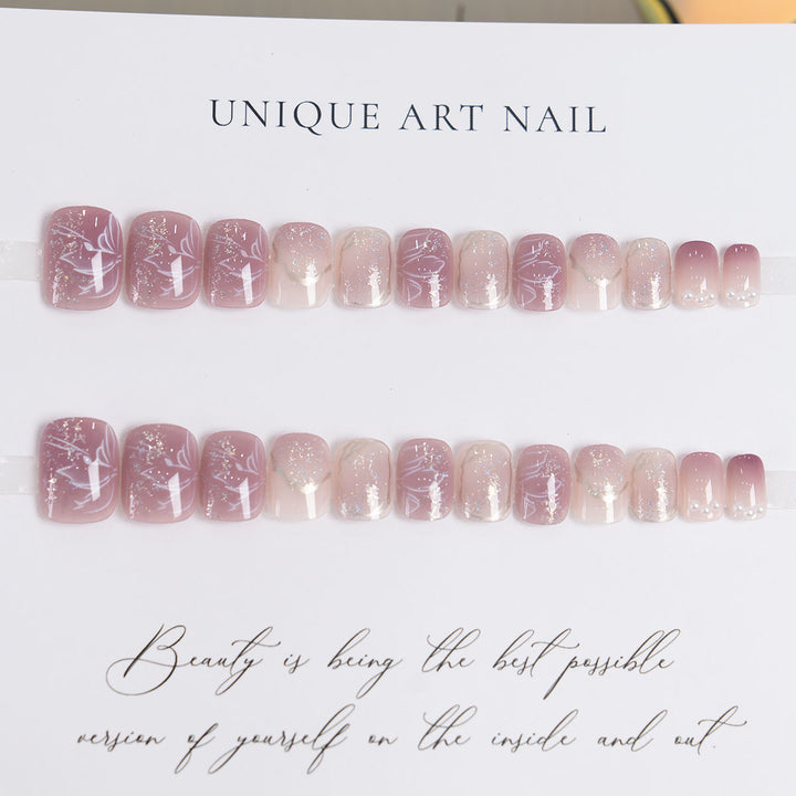 Künstlerische florale Nagelverzierung