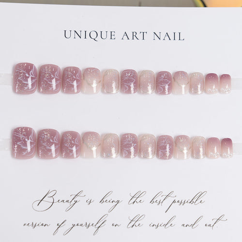 Künstlerische florale Nagelverzierung