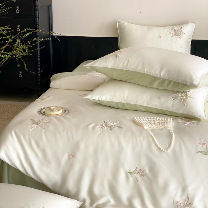 Luxuriöse bestickte Satin-Bettbezug- und Kissenbezug-Set mit zarter floraler Bestickung