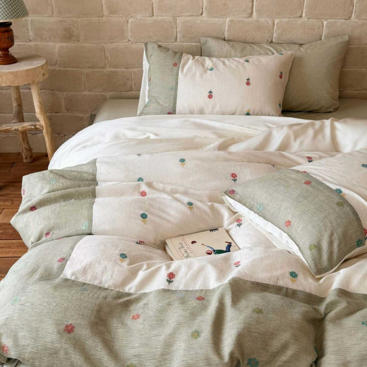 Bettwäsche-Set aus Leinen-Baumwoll-Mix mit zarter Blumenstickerei und Wendebezug