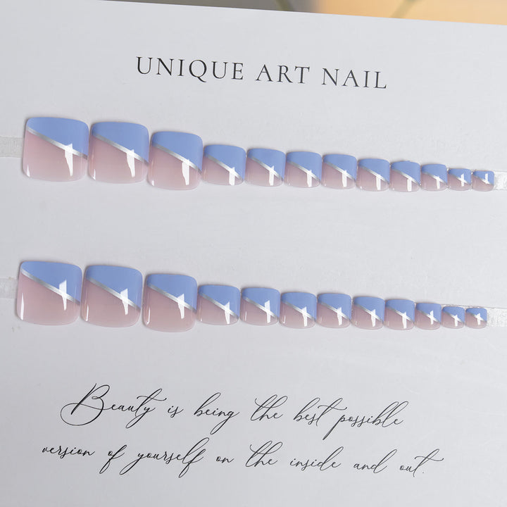 Künstlerische französische Tipp-Pediküre Nagelkunst