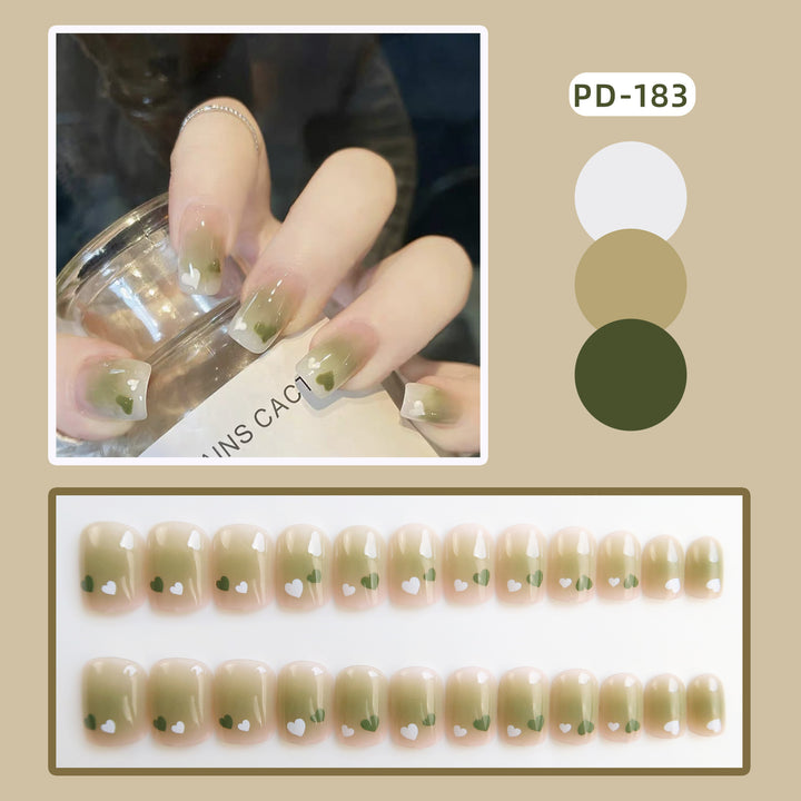 Künstlerisches Herz-verzierte Press-On Nagelset