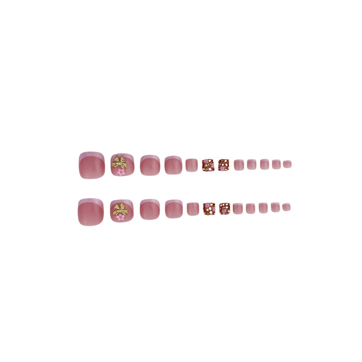 Elegante florale Nagelkunst Karnz