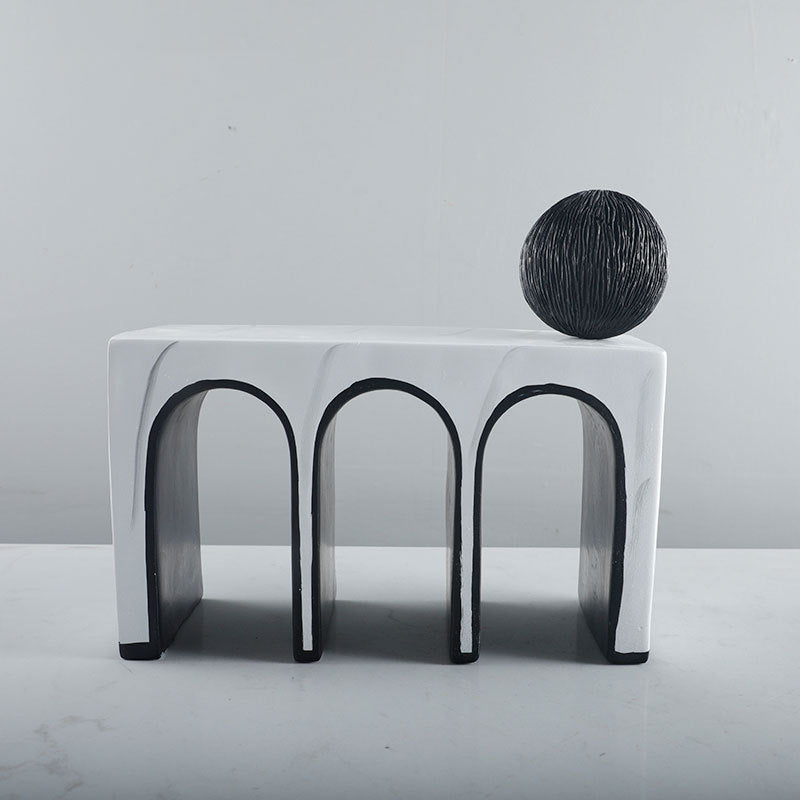 Zeitgenössische dekorative Bogen Tischskulptur