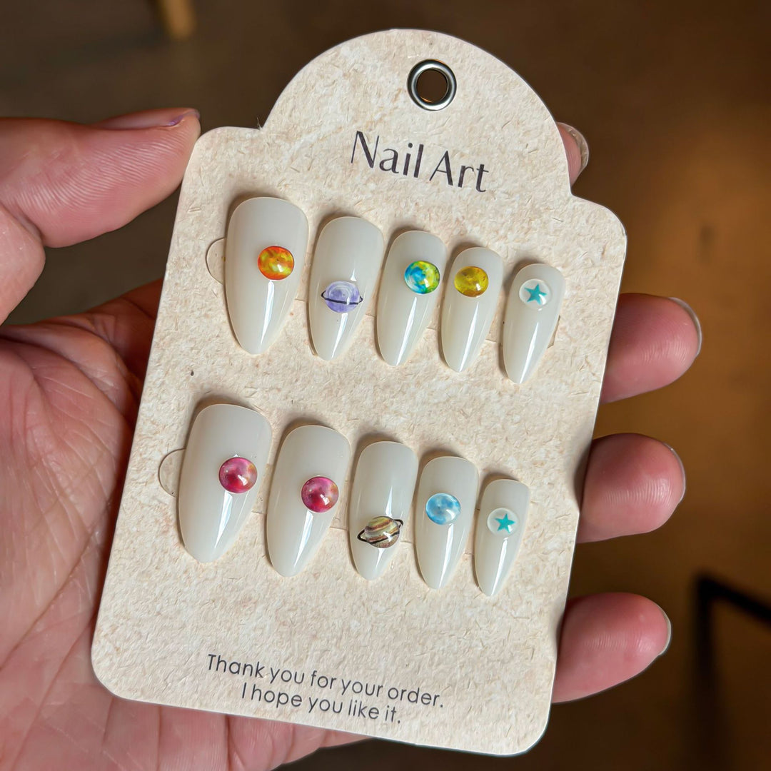 Künstlerisches Press-On Nagelkunst Set Karnz