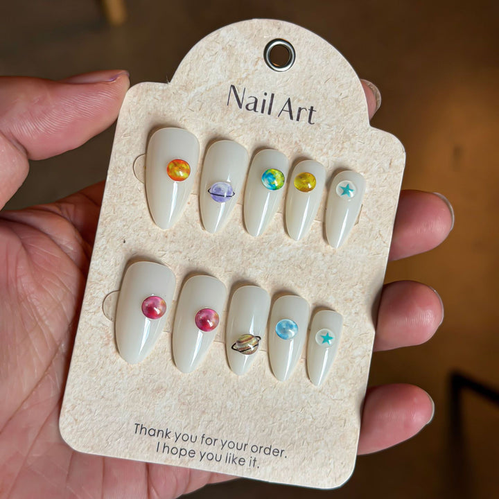 Künstlerisches Press-On Nagelkunst Set Karnz