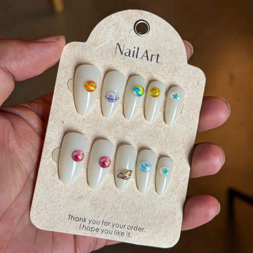 Künstlerisches Press-On Nagelkunst Set Karnz