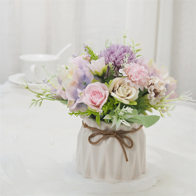 Dekorative Kunstblumenarrangement