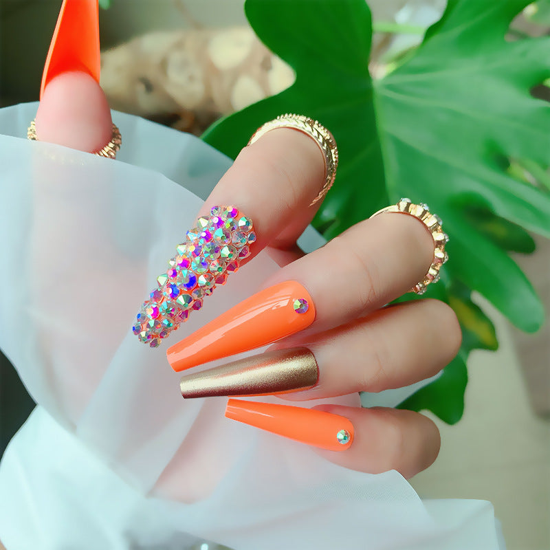 Glamouröse mit Rhinestones verstärkte Acryl-Nagelverlängerungen