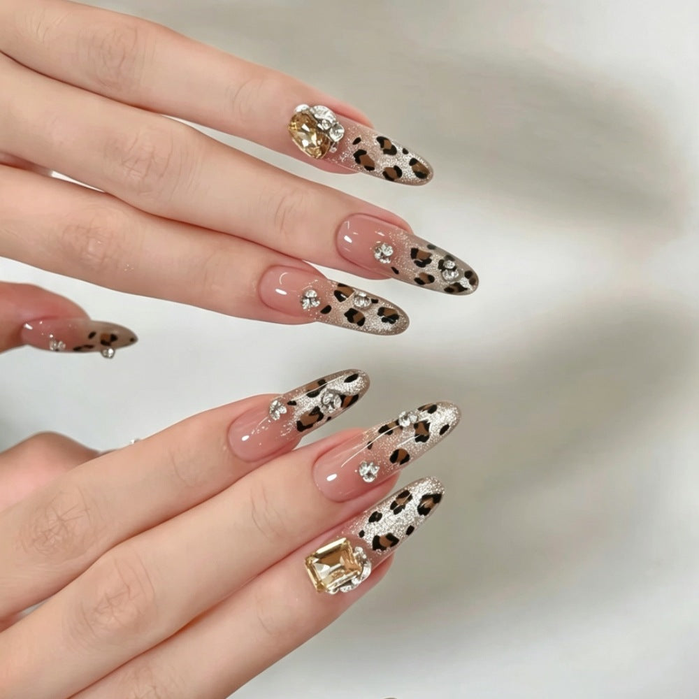 Dekorative Lange Stiletto Press-On Nägel mit Strass-Akzenten Karnz