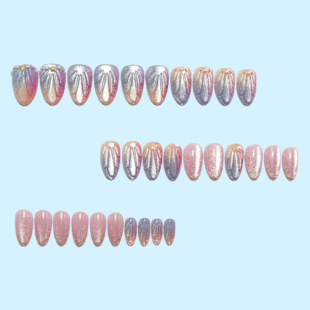 Kunstnägel Im Eleganten Ombre-Design mit Glitzerverzierungen Karnz