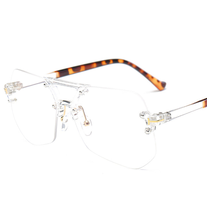 Damen Modische Sonnenbrille im futuristischen Design Karnz