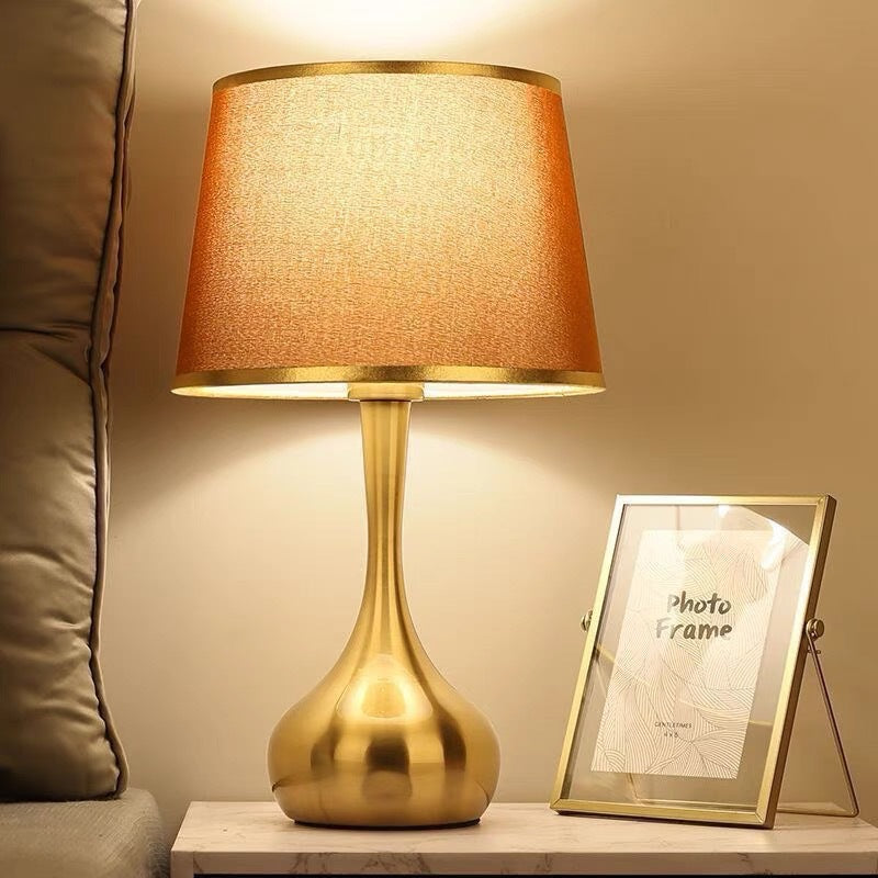 Elegante Gold Akzent Tischlampe