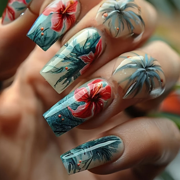 Kreative Kunstnägel mit Floralem Hibiskusmotiv Karnz